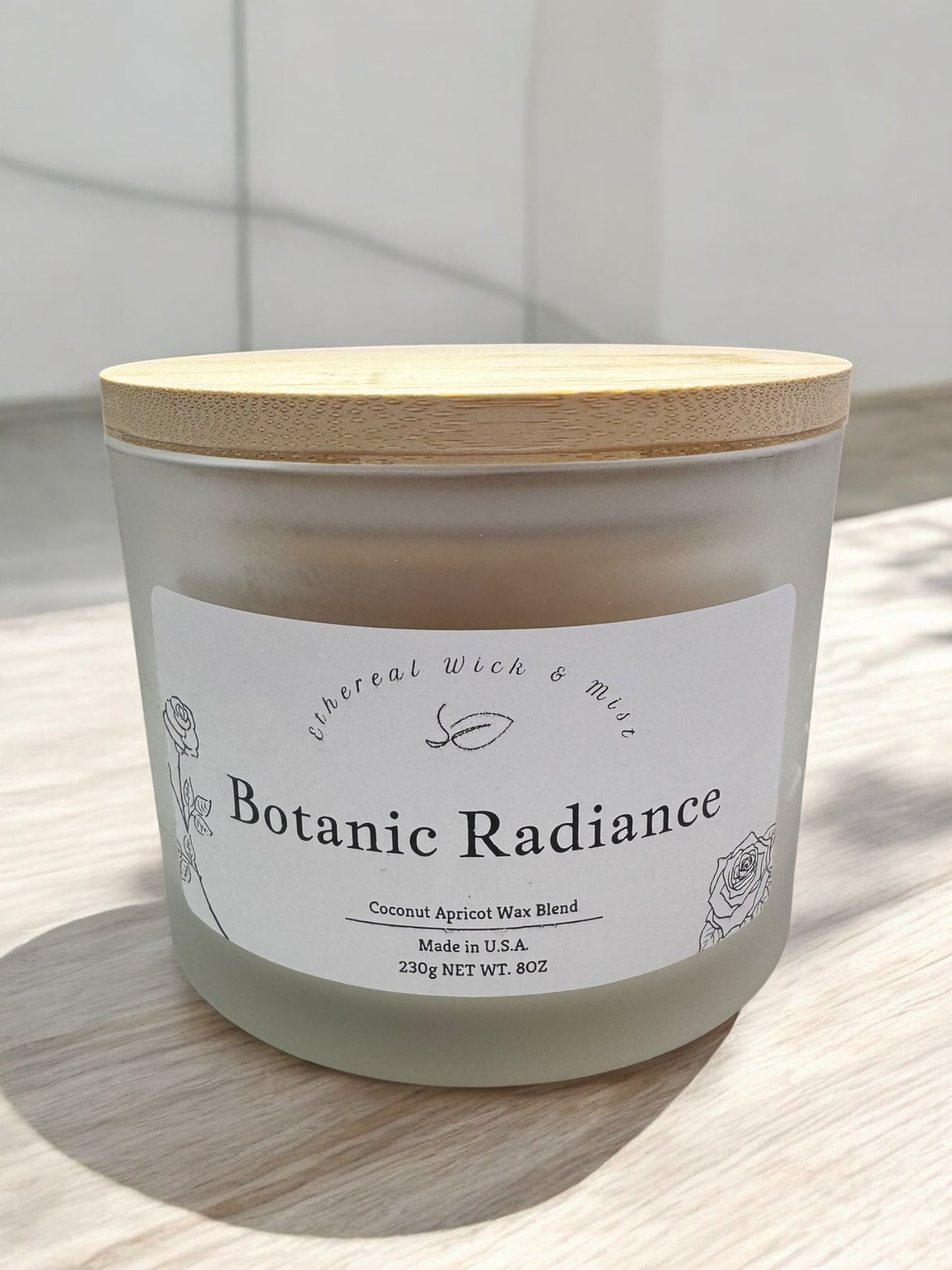 Botanic Radiance Coconut Apricot Candle (L)